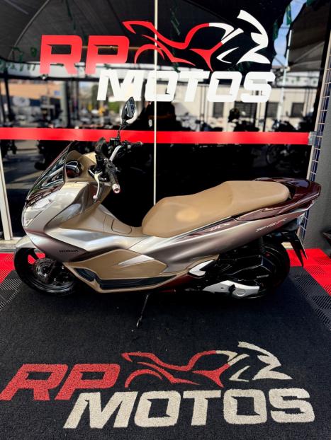 HONDA PCX 150 DLX, Foto 4