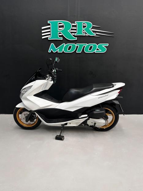 HONDA PCX 150 DLX, Foto 2