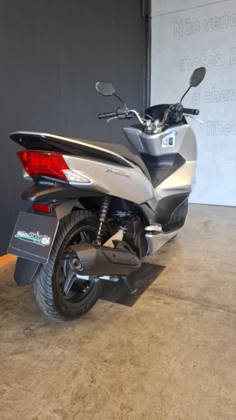 HONDA PCX 150 DLX, Foto 2
