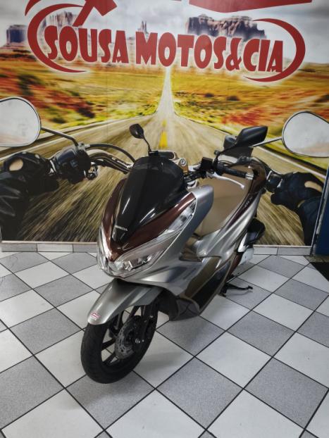 HONDA PCX 150 DLX, Foto 3