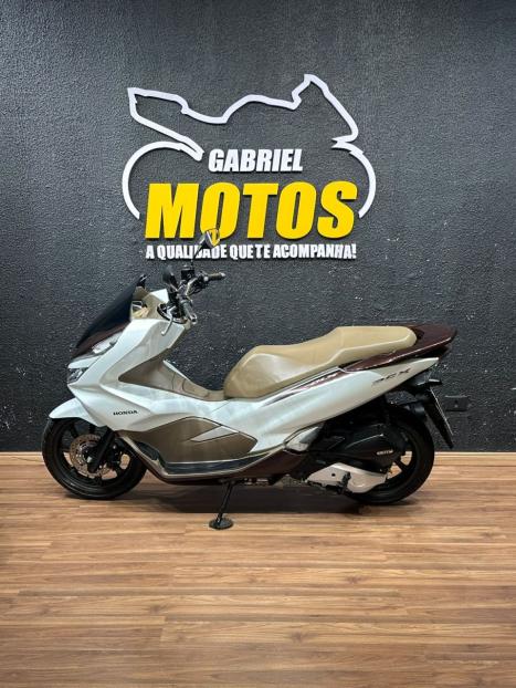 HONDA PCX 150 DLX, Foto 2