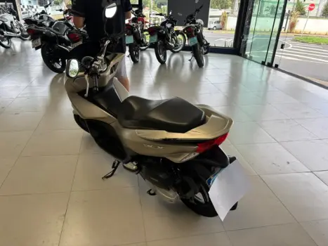 HONDA PCX 150 SPORT, Foto 4