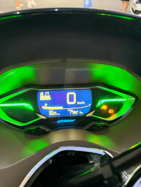 HONDA PCX 160 DLX ABS, Foto 9