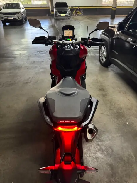 HONDA X-ADV 750 , Foto 2