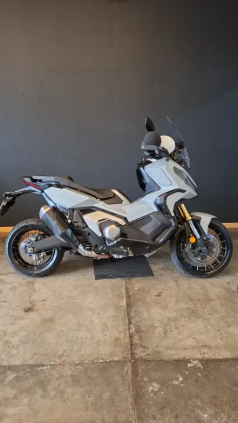 HONDA X-ADV 750 , Foto 2