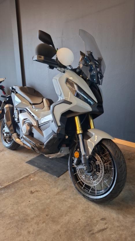 HONDA X-ADV 750 , Foto 3