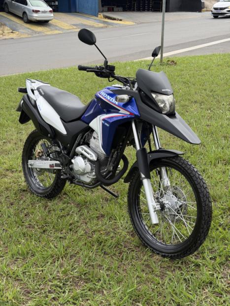 HONDA XRE 300 , Foto 1
