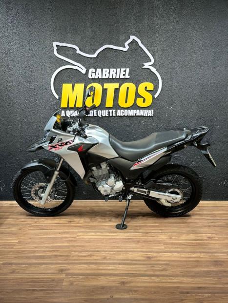 HONDA XRE 300 ABS, Foto 2