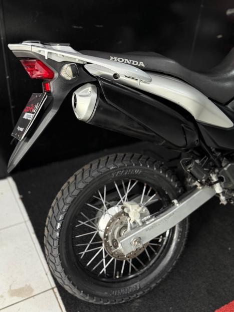 HONDA XRE 300 ABS, Foto 2