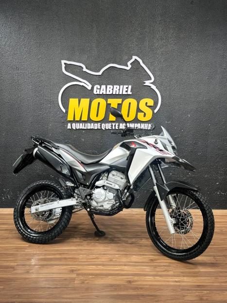 HONDA XRE 300 ABS, Foto 1