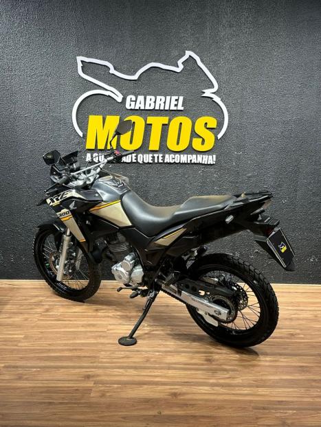 HONDA XRE 300 ADVENTURE, Foto 6