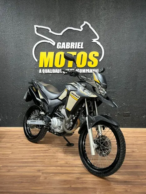 HONDA XRE 300 ADVENTURE, Foto 3
