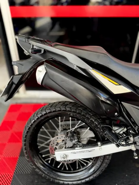 HONDA XRE 300 ADVENTURE, Foto 2