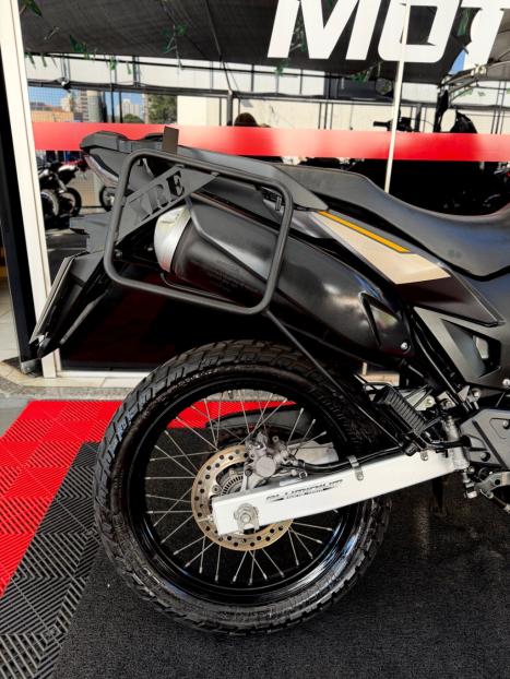 HONDA XRE 300 ADVENTURE, Foto 2