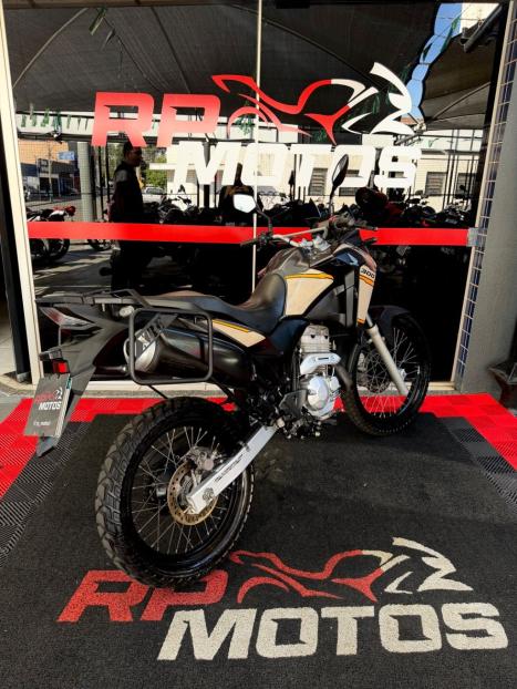 HONDA XRE 300 ADVENTURE, Foto 4