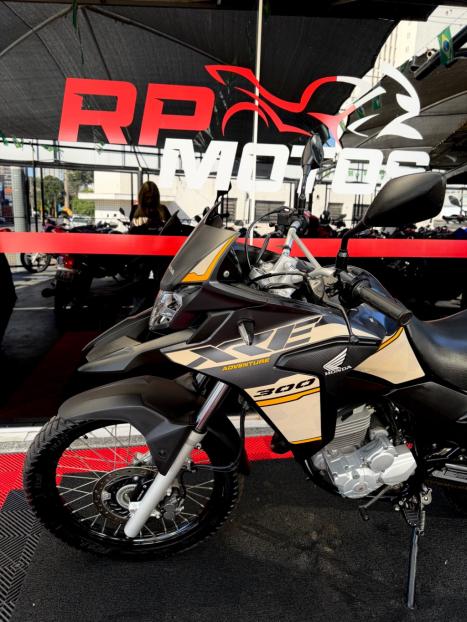 HONDA XRE 300 ADVENTURE, Foto 7