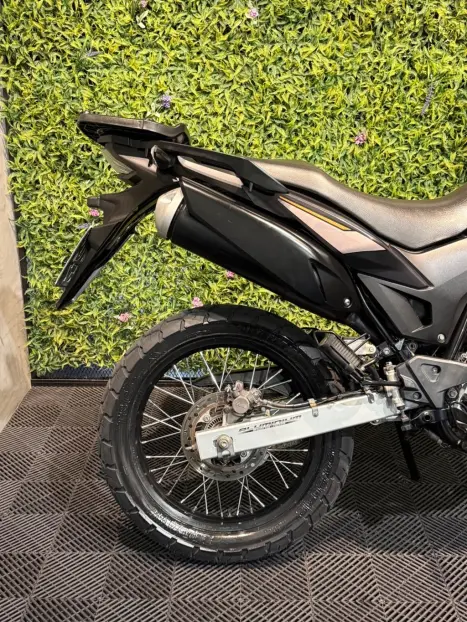 HONDA XRE 300 ADVENTURE, Foto 3