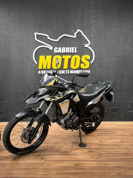 HONDA XRE 300 ADVENTURE, Foto 4