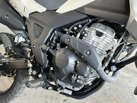 HONDA XRE 300 Sahara ADVENTURE, Foto 3