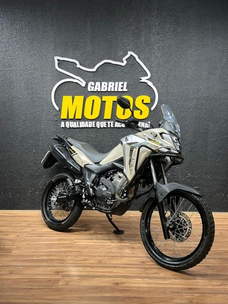 HONDA XRE 300 Sahara ADVENTURE, Foto 3 HONDA XRE 300 Sahara ADVENTURE, Foto 3