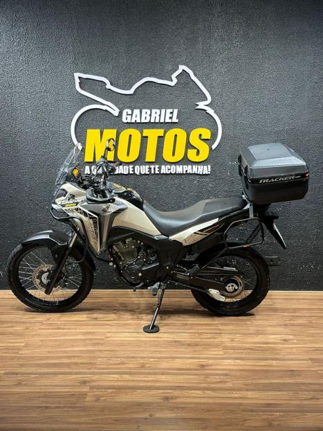 HONDA XRE 300 Sahara ADVENTURE, Foto 2