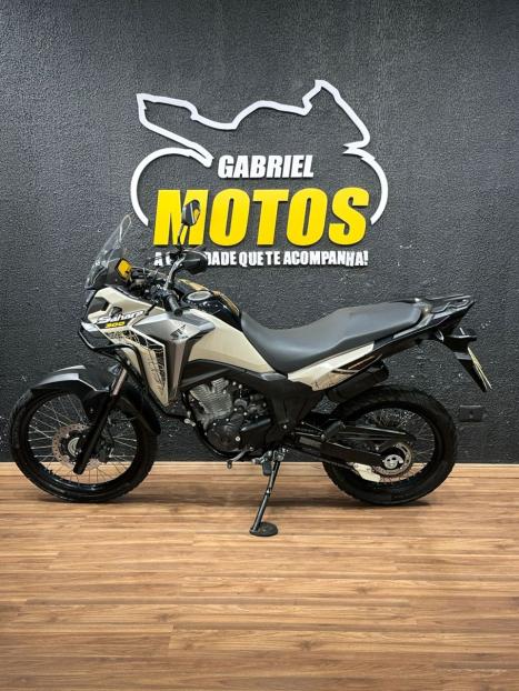 HONDA XRE 300 Sahara ADVENTURE, Foto 2