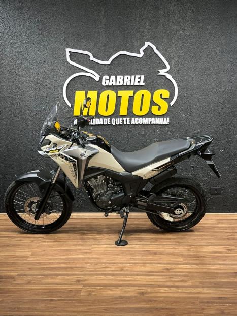 HONDA XRE 300 Sahara ADVENTURE, Foto 2