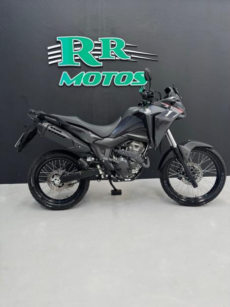 HONDA XRE 300 Sahara RALLYE, Foto 1