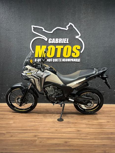 HONDA XRE 300 Sahara ADVENTURE, Foto 2