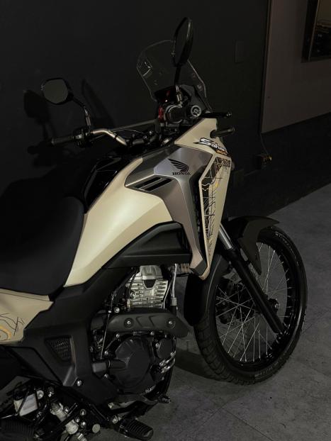 HONDA XRE 300 Sahara ADVENTURE, Foto 4