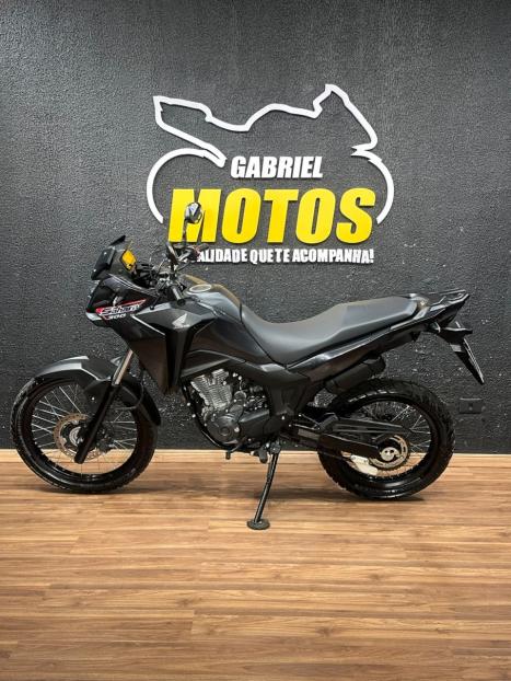 HONDA XRE 300 Sahara , Foto 2