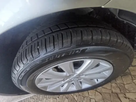 HYUNDAI Azera 3.3 V6 24V GLS AUTOM�TICO, Foto 15