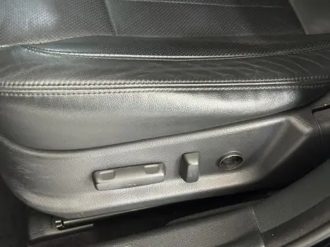 HYUNDAI Genesis 3.8 V6 24V 4P , Foto 5