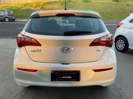 HYUNDAI HB 20 Hatch 1.6 16V 4P FLEX COMFORT PLUS, Foto 4