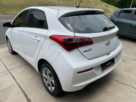 HYUNDAI HB 20 Hatch 1.6 16V 4P FLEX COMFORT PLUS AUTOM�TICO, Foto 2
