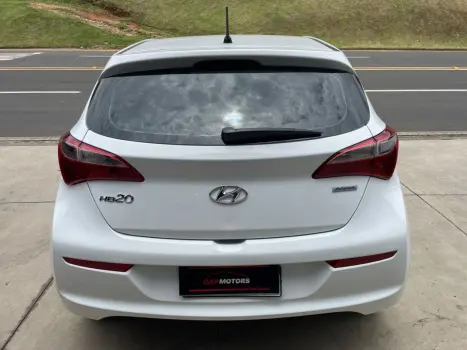 HYUNDAI HB 20 Hatch 1.6 16V 4P FLEX COMFORT PLUS AUTOM�TICO, Foto 5