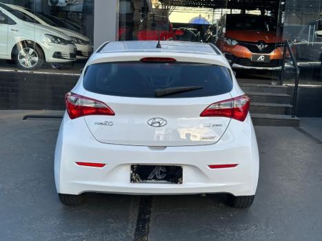 HYUNDAI HB 20 Hatch 1.6 16V 4P FLEX COMFORT STYLE AUTOM�TICO, Foto 4