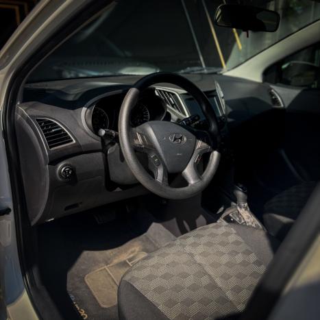 HYUNDAI HB 20 Hatch 1.6 16V 4P COMFORT FLEX AUTOM�TICO, Foto 13