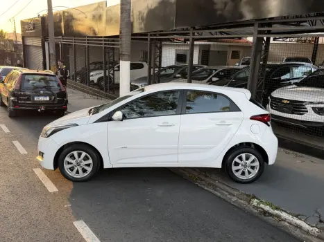 HYUNDAI HB 20 Hatch 1.6 16V 4P FLEX COMFORT PLUS AUTOM�TICO, Foto 5