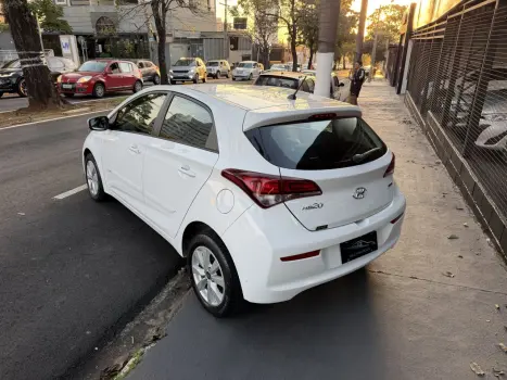 HYUNDAI HB 20 Hatch 1.6 16V 4P FLEX COMFORT PLUS AUTOM�TICO, Foto 6