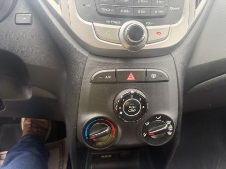 HYUNDAI HB 20 Hatch 1.6 16V 4P FLEX COMFORT PLUS AUTOM�TICO, Foto 17