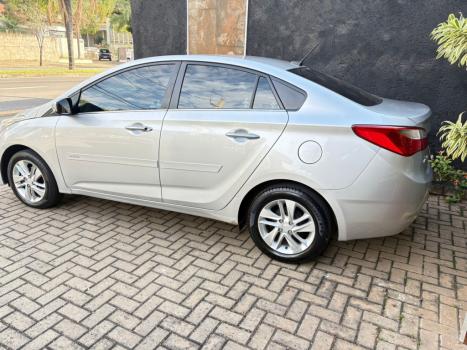 HYUNDAI HB 20 Sedan 1.6 16V 4P FLEX PREMIUM AUTOM�TICO, Foto 3