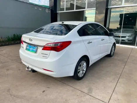 HYUNDAI HB 20 Sedan 1.6 16V 4P FLEX COMFORT AUTOM�TICO, Foto 3