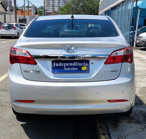 HYUNDAI HB 20 Sedan 1.6 16V 4P FLEX COMFORT PLUS, Foto 4