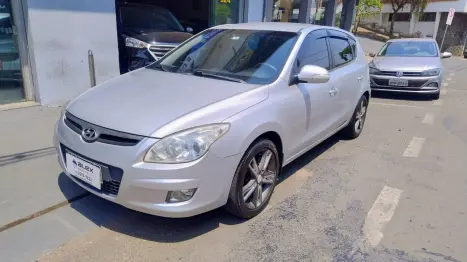 HYUNDAI I30 2.0 16V 4P, Foto 3