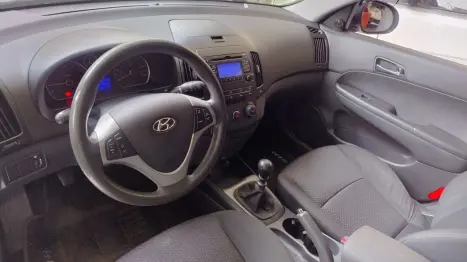 HYUNDAI I30 2.0 16V 4P, Foto 6