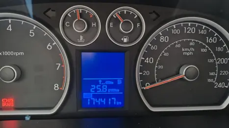 HYUNDAI I30 2.0 16V 4P, Foto 7