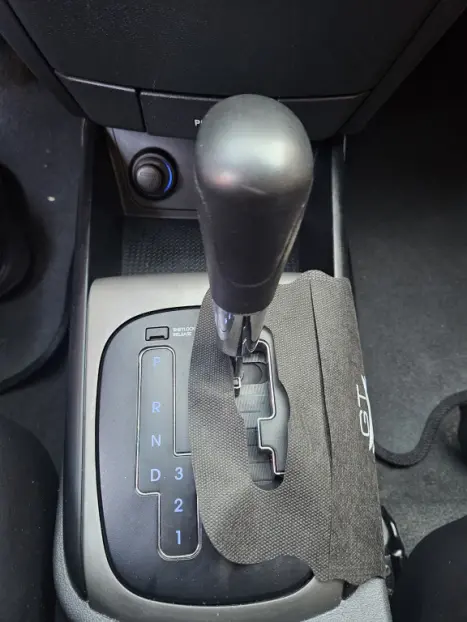 HYUNDAI I30 2.0 16V 4P AUTOM�TICO, Foto 7