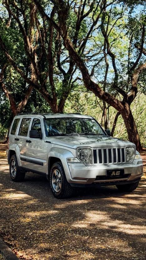 JEEP Cherokee 3.7 V6 12V 4P 4X4 SPORT  AUTOMÁTICO, Foto 4 JEEP Cherokee 3.7 V6 12V 4P 4X4 SPORT  AUTOMÁTICO, Foto 4