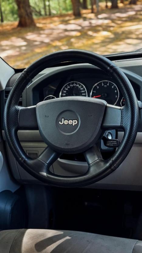 JEEP Cherokee 3.7 V6 12V 4P 4X4 SPORT  AUTOMÁTICO, Foto 6 JEEP Cherokee 3.7 V6 12V 4P 4X4 SPORT  AUTOMÁTICO, Foto 6